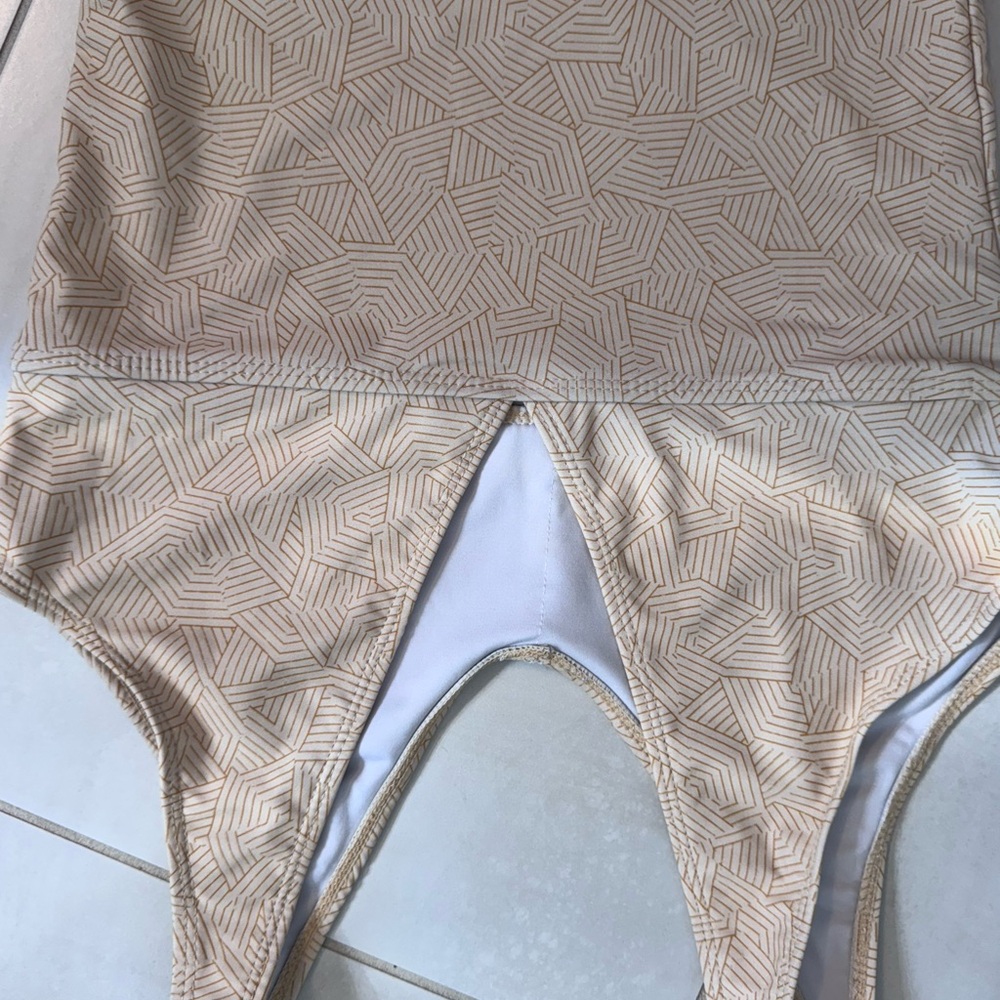 Geometric Patterned Tan Bikini Top - Picture 3 of 7